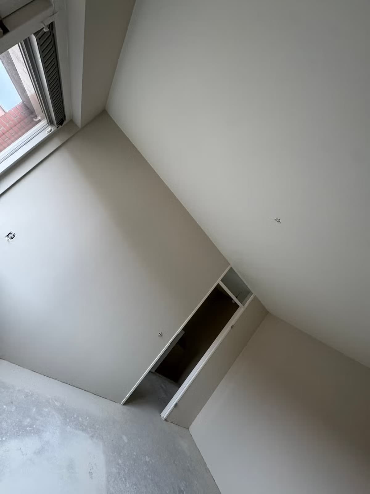 Strak afgewerkte ruimte na het spuiten